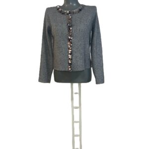 Chaqueta con detalles decorativos